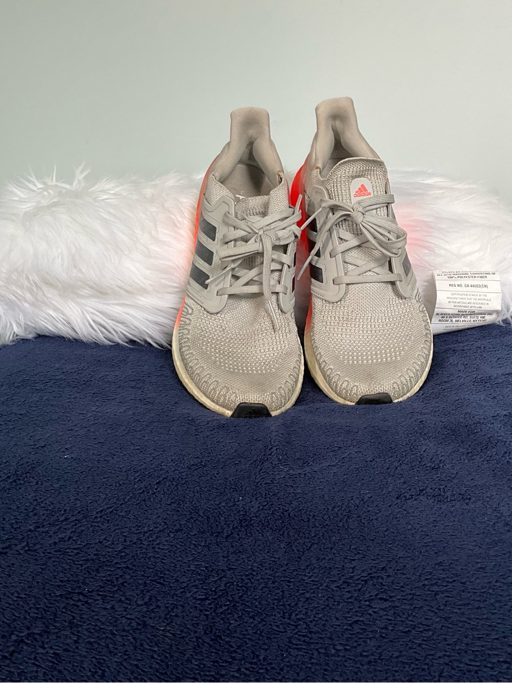 adidas Women’s s Light Gray Sneakers with Red Heel Accent